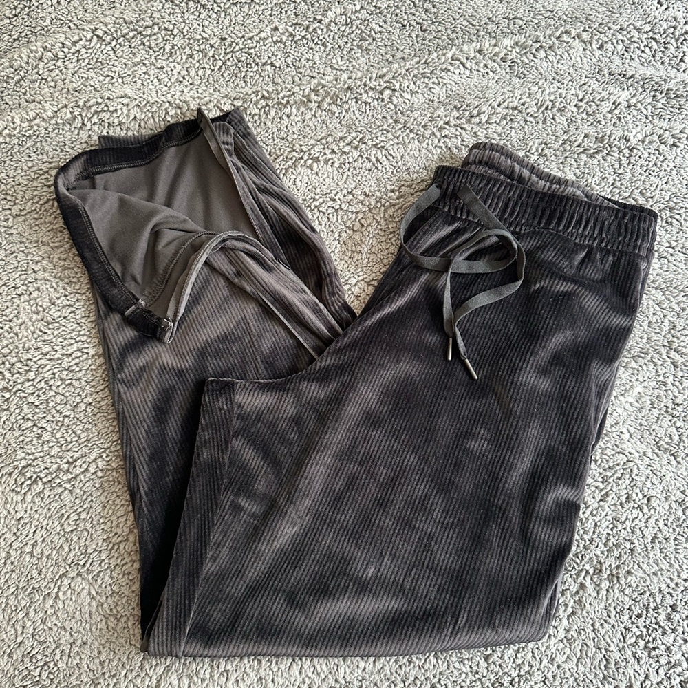 EUC! Victoria’s Secret On Point ribbed velour pants, zip leg, black, size large